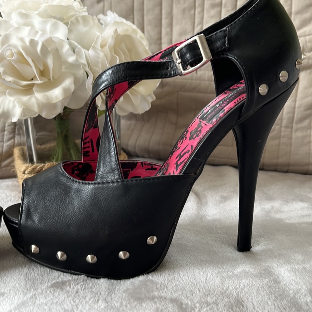 Abbey Dawn Avril Lavigne studded heels 8US women - Picture 2 of 9